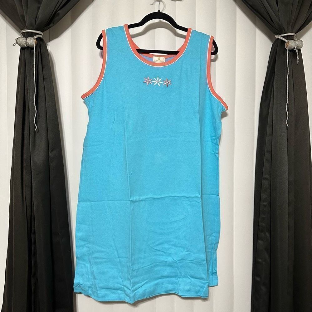 Stanherman light blue tank top, embroidered flowers 🌸